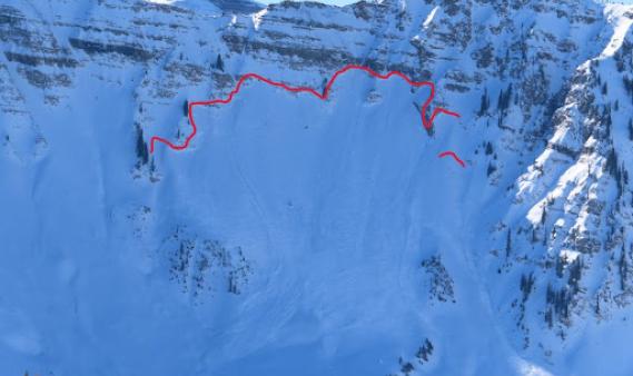 Image of Baxter Basin shows one of these large avalanches, which ran on a northerly-facing slope, breaking into the old October weak snow.